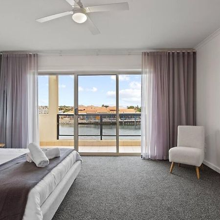 포트링컨 Waterfront Townhouse - Picturesque Marina Views 아파트 외부 사진