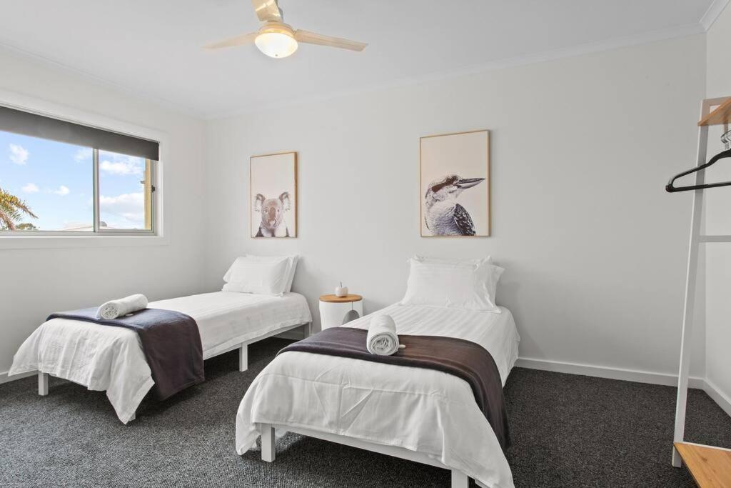 포트링컨 Waterfront Townhouse - Picturesque Marina Views 아파트 외부 사진